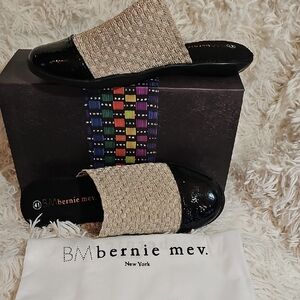 bernie mev. Women's Black and Tan Slip-On Flats